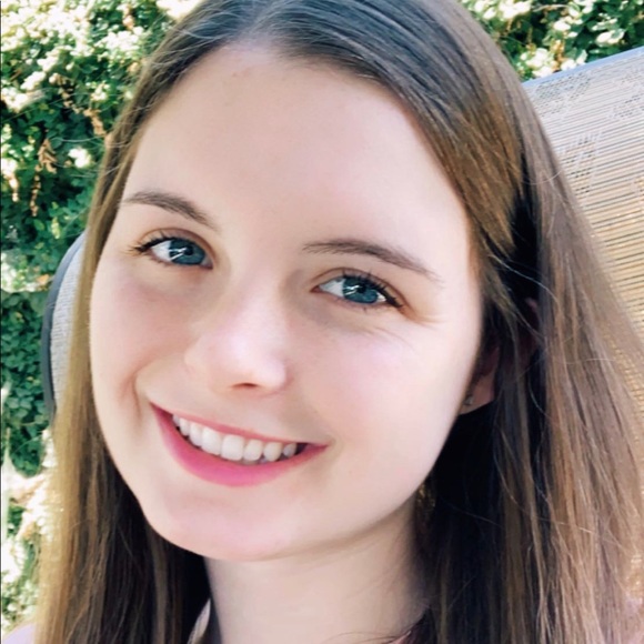 Meet your Posher, Erika - Picture 1 of 1